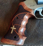 Smith & Wesson 357 Magnum custom pistol grips