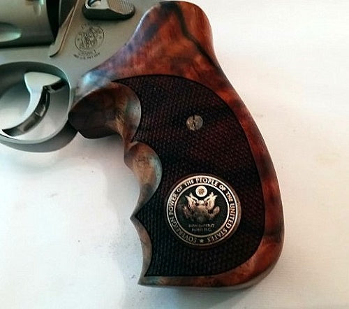 Smith & Wesson 357 Magnum custom pistol grips